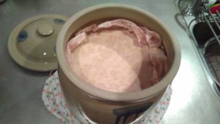 【まなび】ともはぐ味噌作り?息子と一緒に菌ちゃんまみれ?